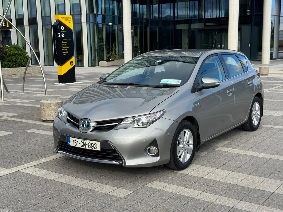 Toyota Auris Hatchback, Petrol Hybrid, 2013, Grey