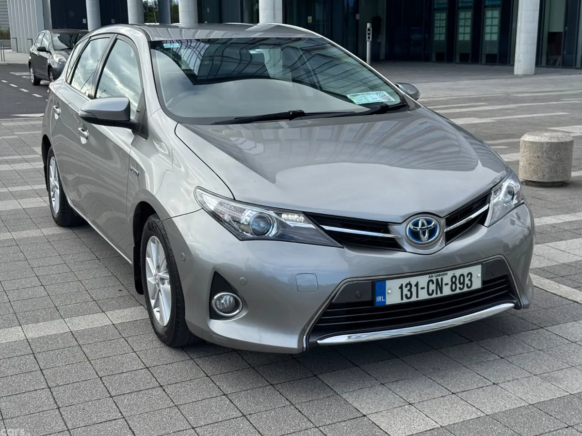 Toyota Auris Hatchback, Petrol Hybrid, 2013, Grey