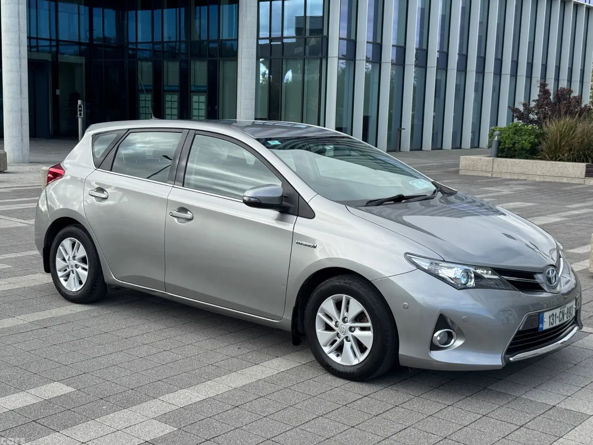 Toyota Auris Hatchback, Petrol Hybrid, 2013, Grey