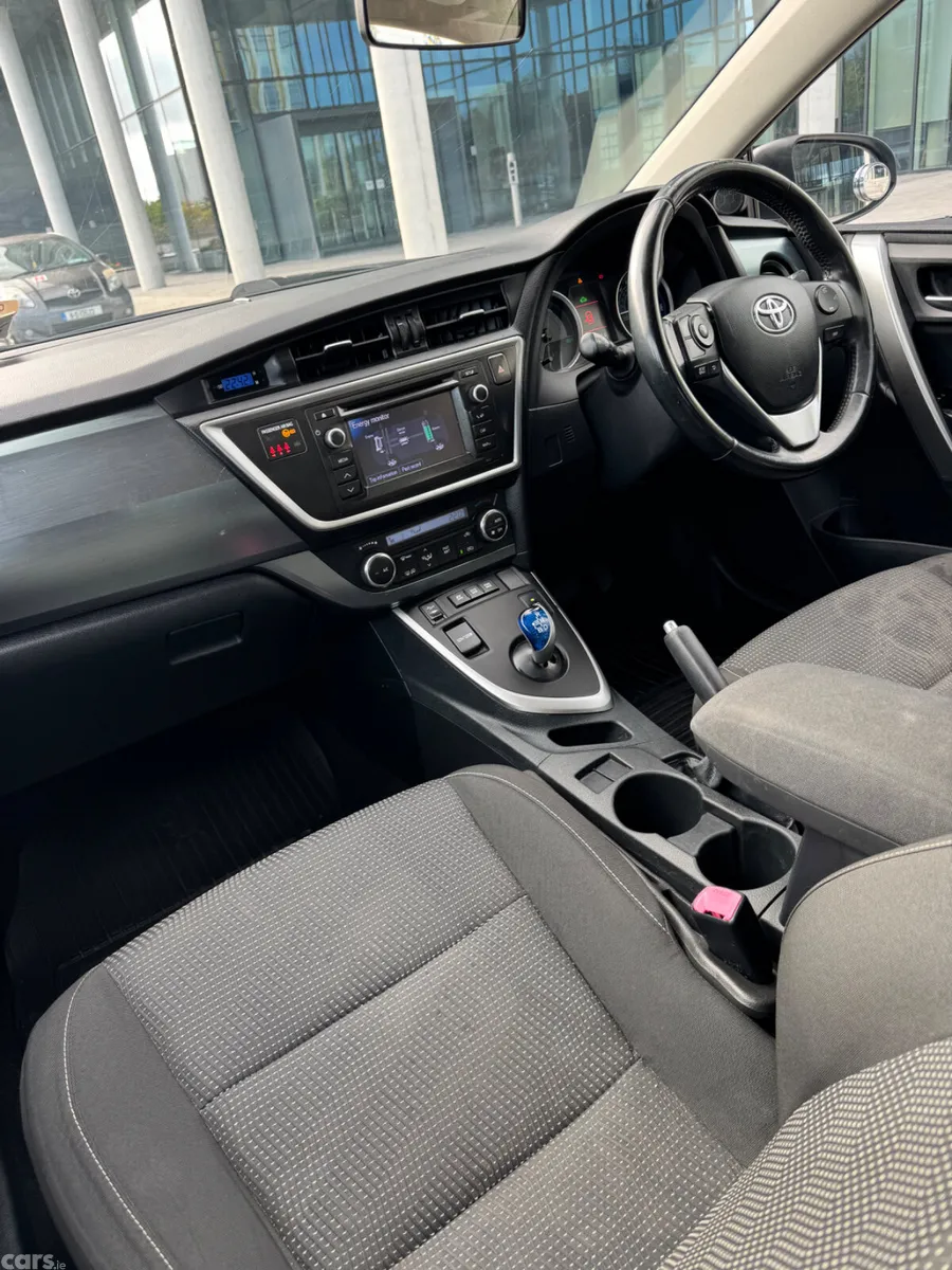 Toyota Auris Hatchback, Petrol Hybrid, 2013, Grey