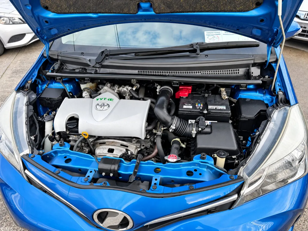 Toyota Vitz Hatchback, Petrol, 2015, Blue