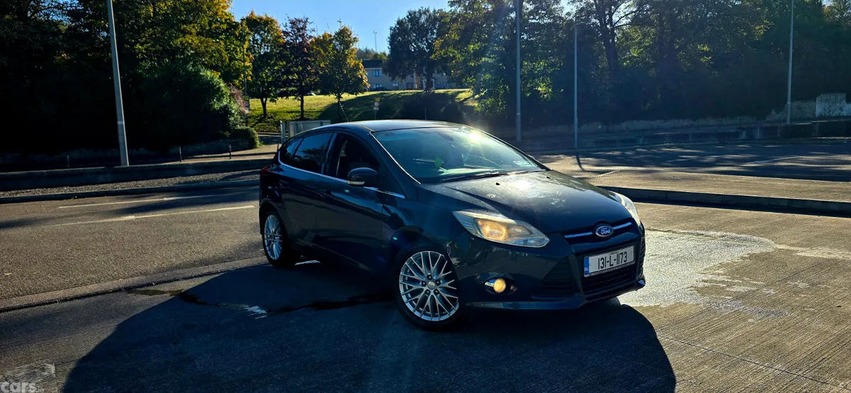 Ford Focus Hatchback, Petrol, 2013, Grey