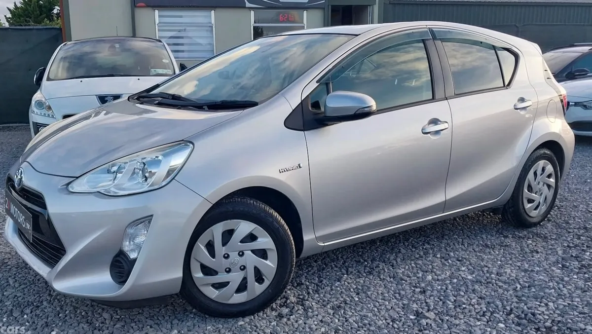 Toyota Aqua Hatchback, Petrol Hybrid, 2017, Silver