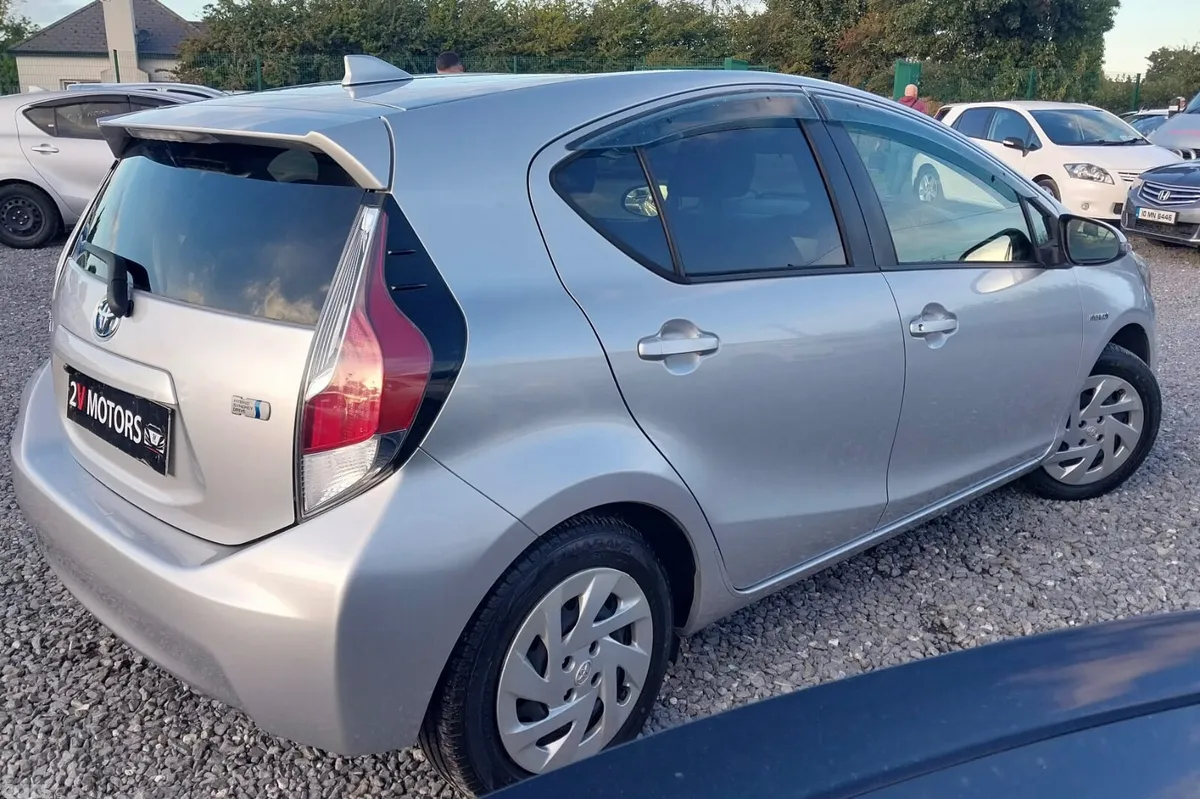 Toyota Aqua Hatchback, Petrol Hybrid, 2017, Silver