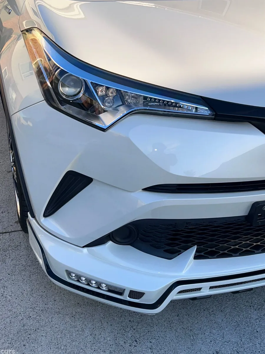 Toyota C-HR SUV, Petrol Hybrid, 2017, White