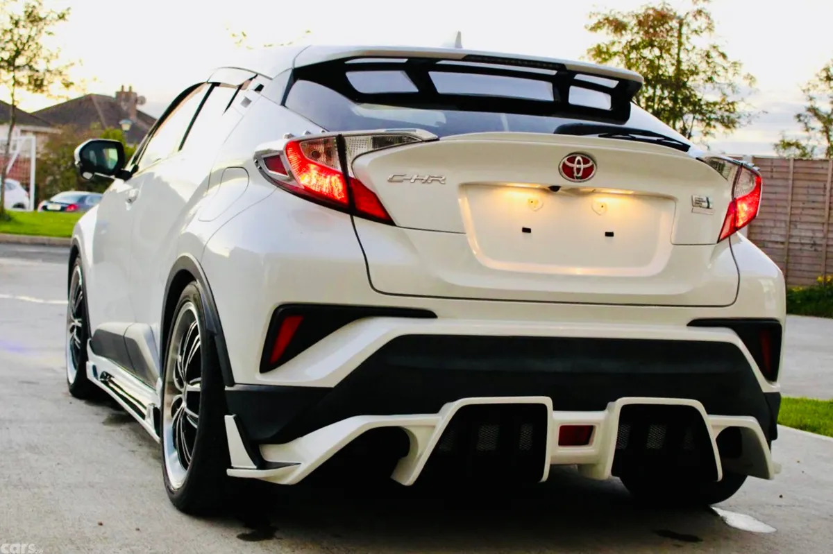 Toyota C-HR SUV, Petrol Hybrid, 2017, White