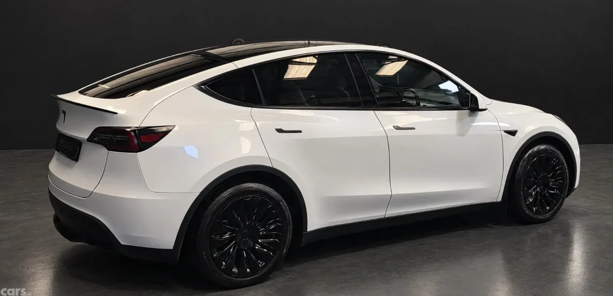 Tesla Model Y MPV, Electric, 2023, White