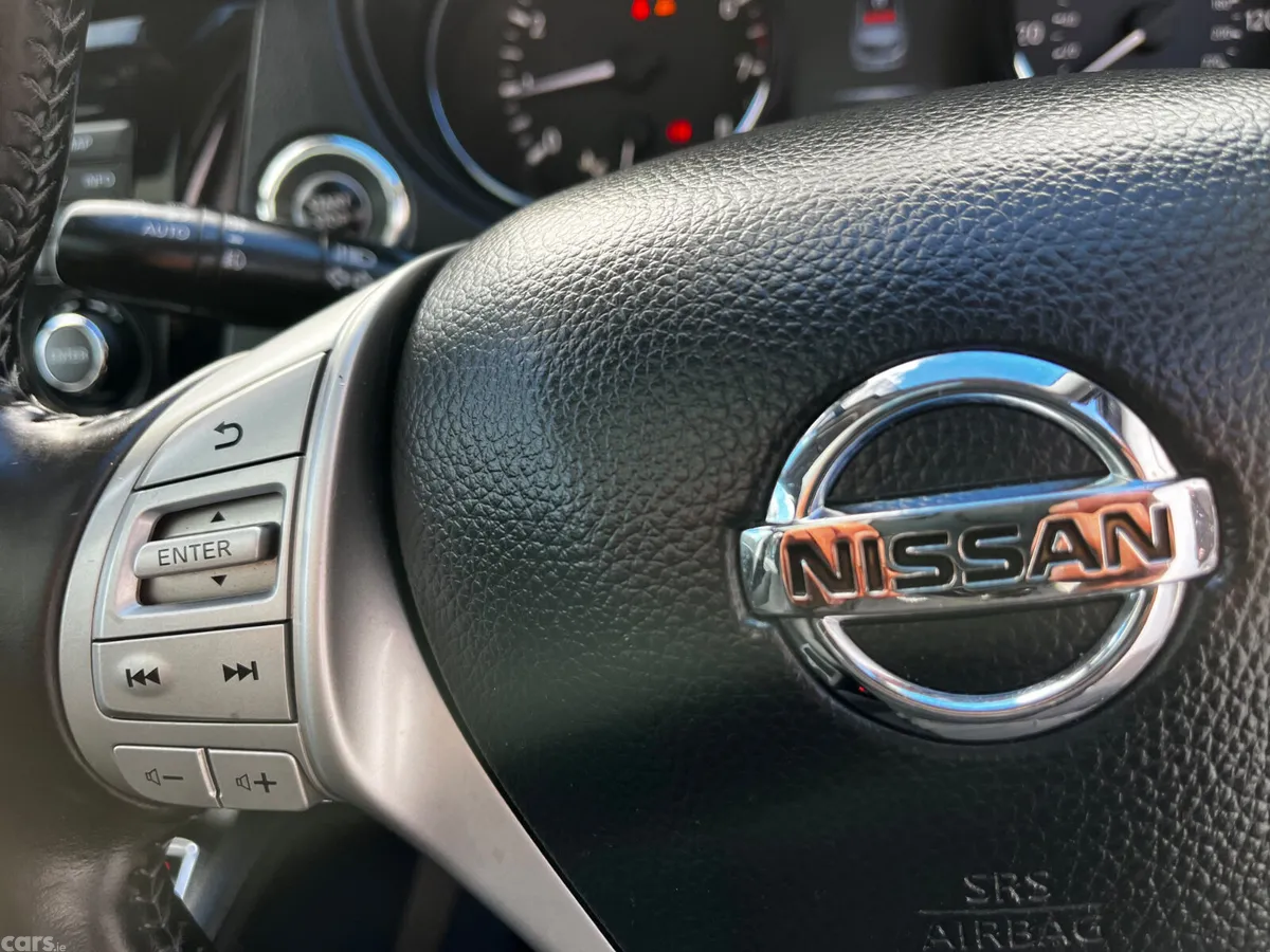 Nissan Qashqai SUV, Petrol, 2015, Black