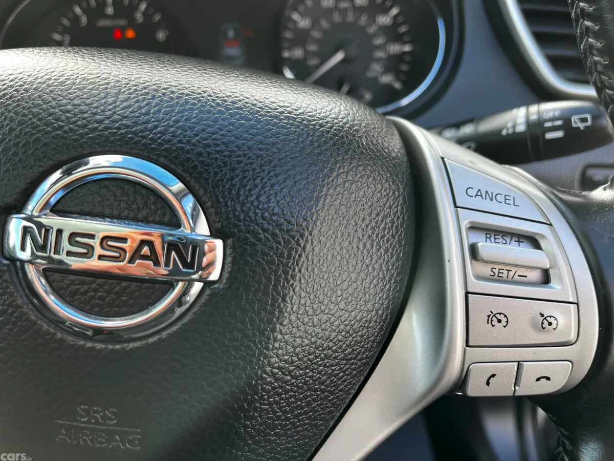 Nissan Qashqai SUV, Petrol, 2015, Black