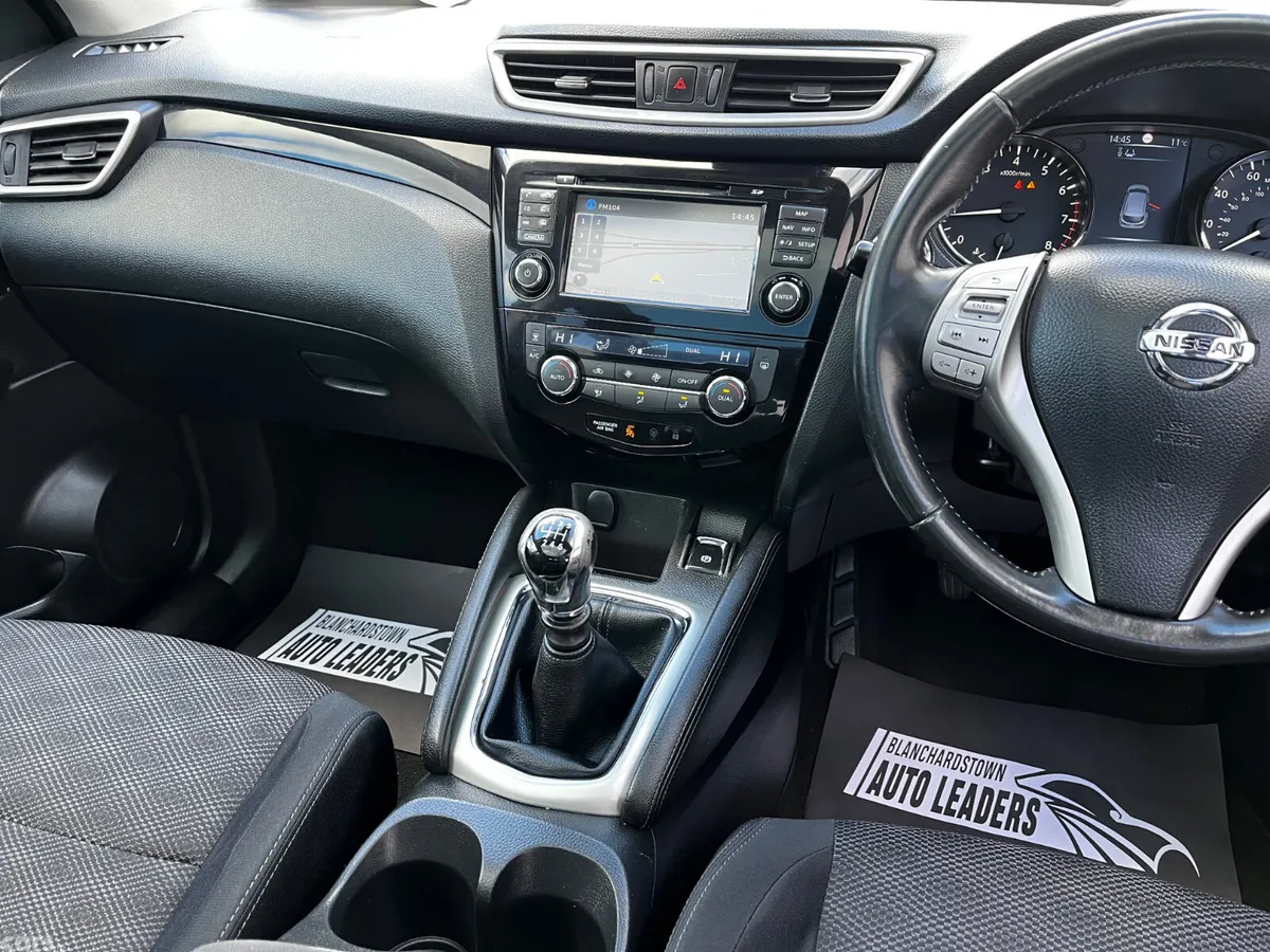 Nissan Qashqai SUV, Petrol, 2015, Black