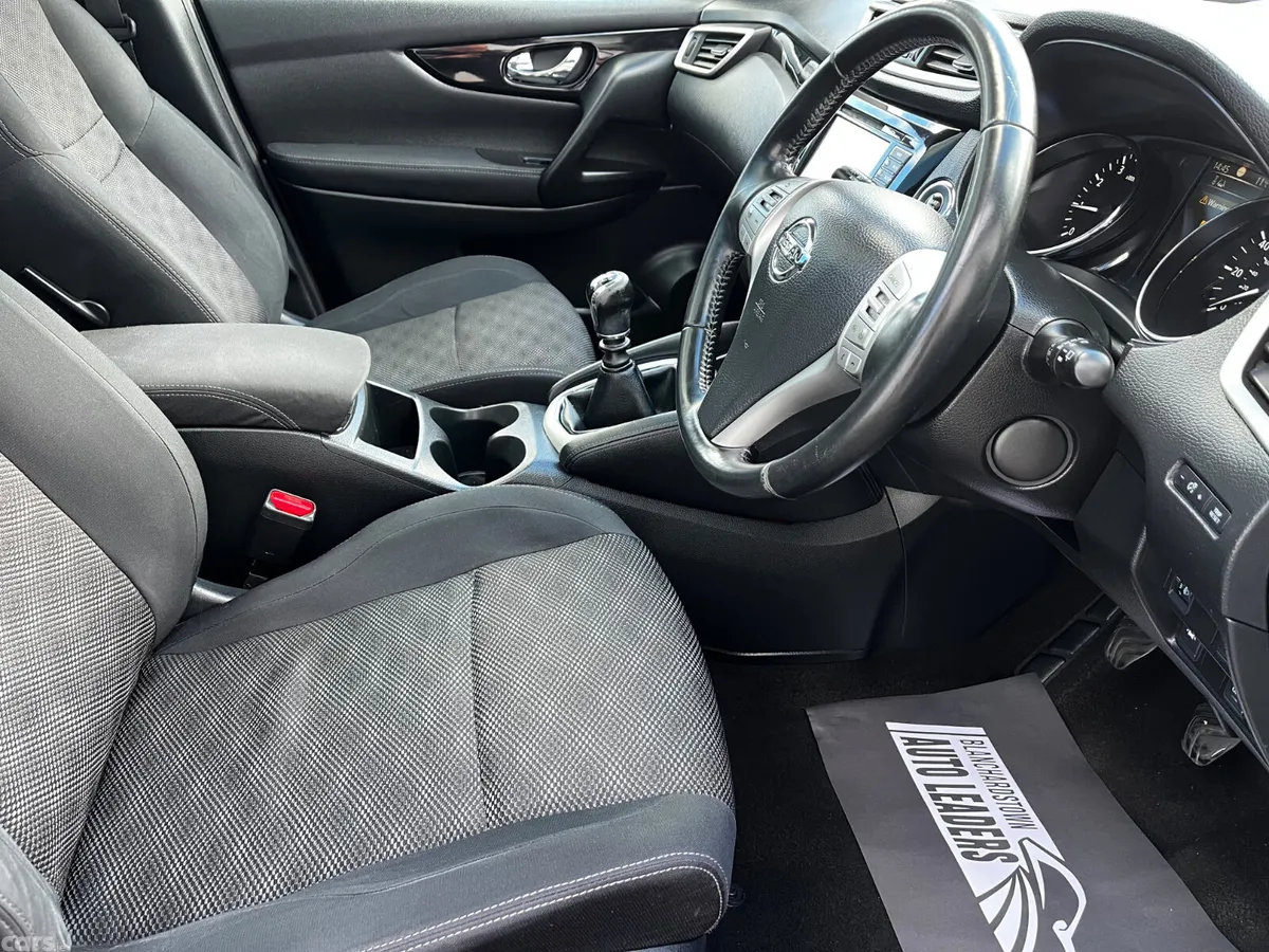Nissan Qashqai SUV, Petrol, 2015, Black