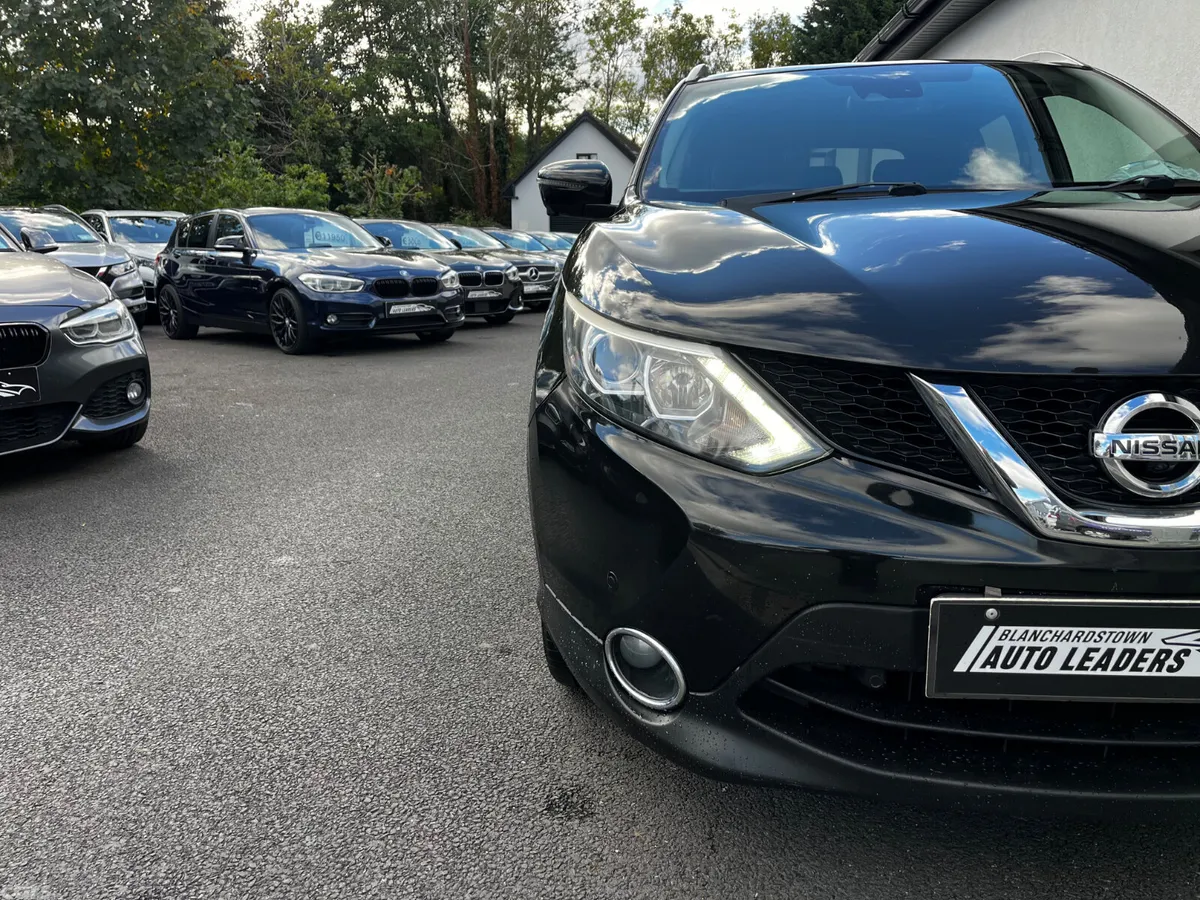 Nissan Qashqai SUV, Petrol, 2015, Black