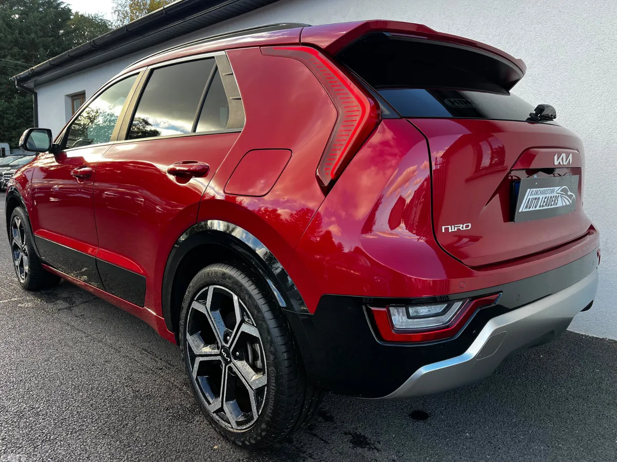 Kia Niro SUV, Petrol Hybrid, 2024, Red