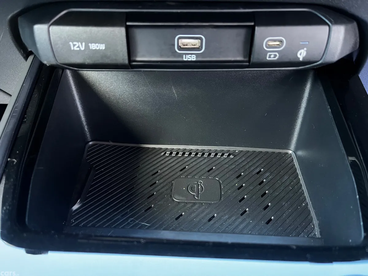 Kia Niro SUV, Petrol Hybrid, 2024, Red