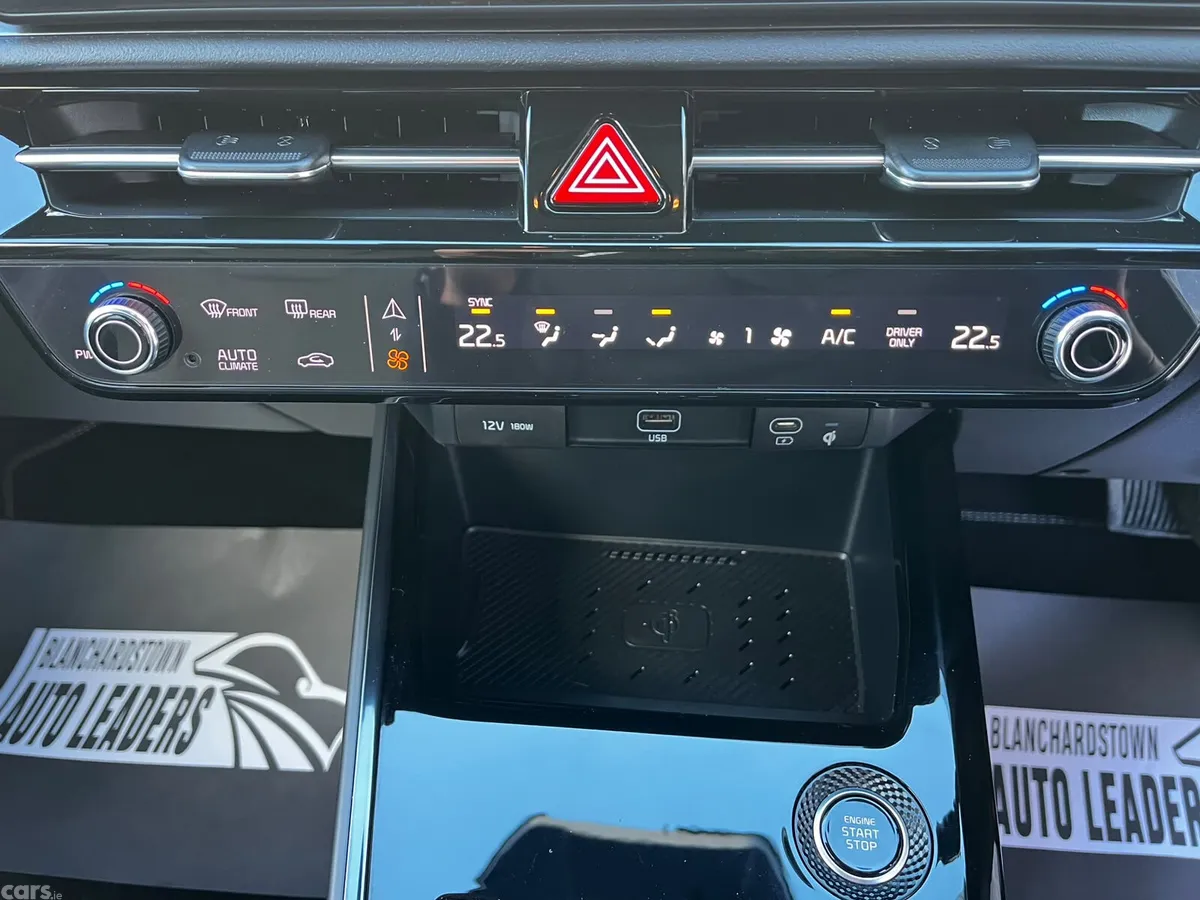 Kia Niro SUV, Petrol Hybrid, 2024, Red