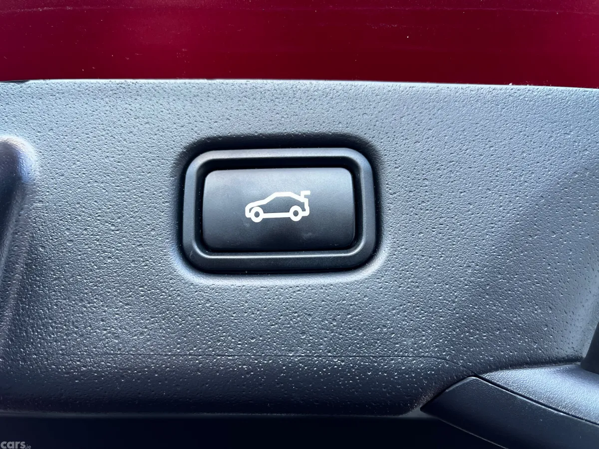Kia Niro SUV, Petrol Hybrid, 2024, Red