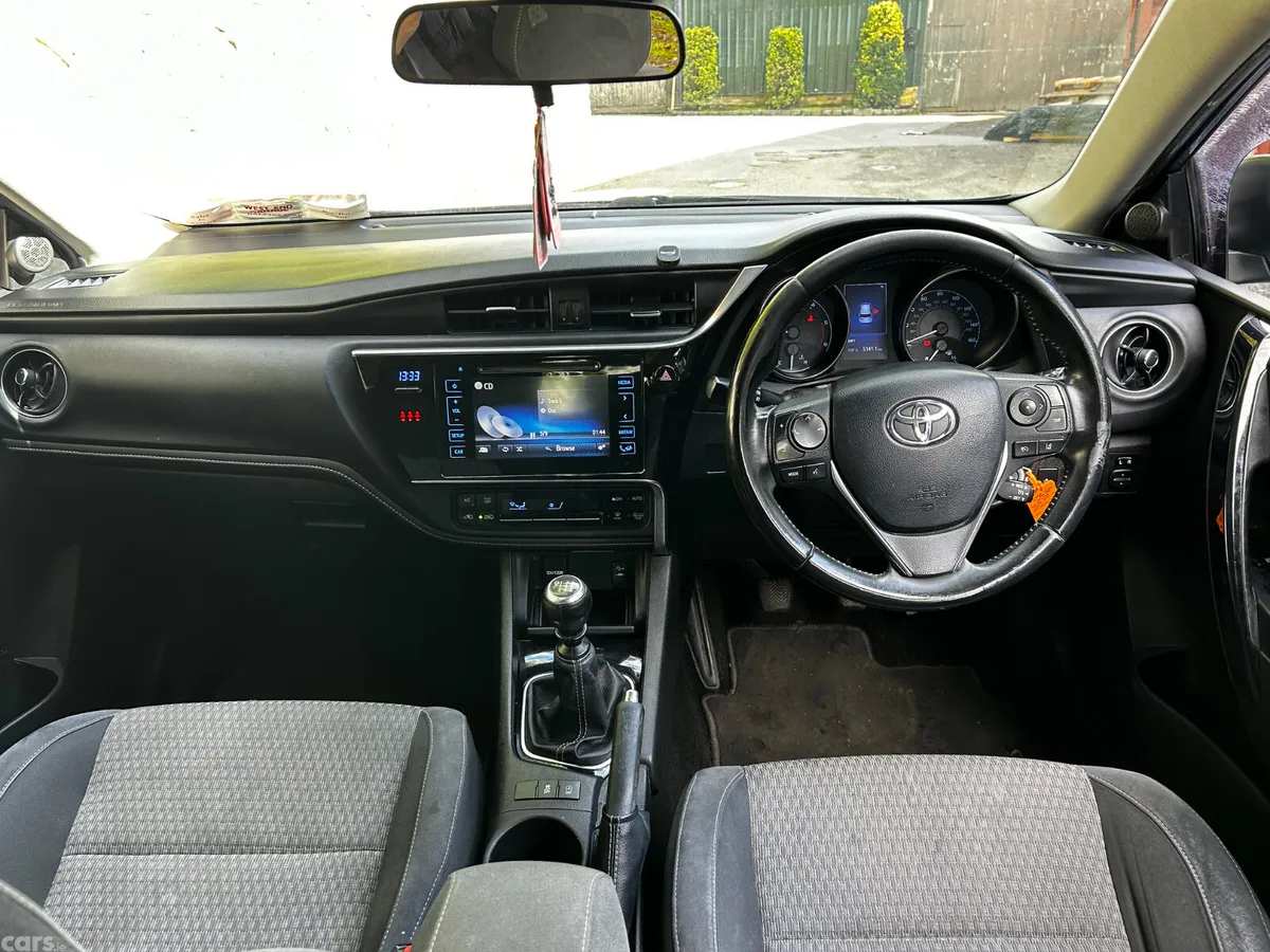 Toyota Auris Hatchback, Diesel, 2017, Blue
