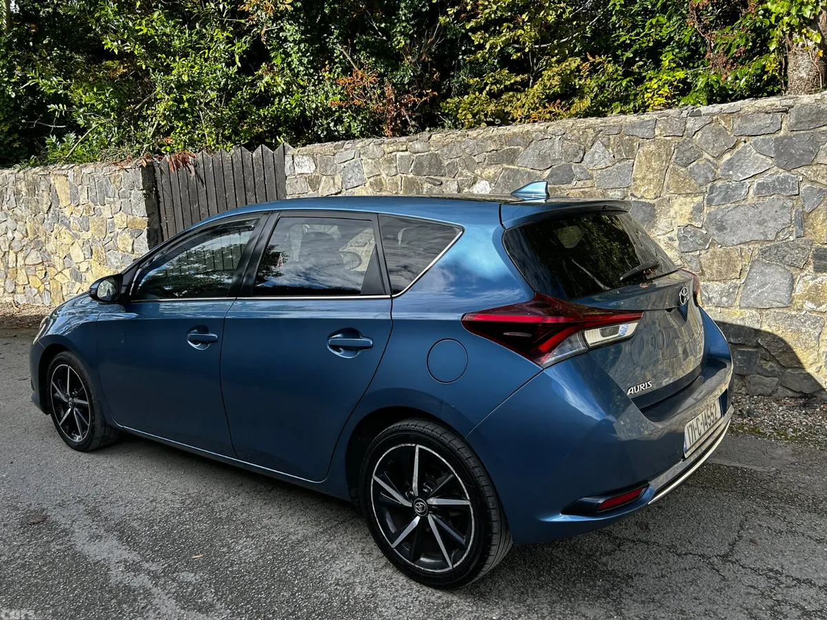 Toyota Auris Hatchback, Diesel, 2017, Blue