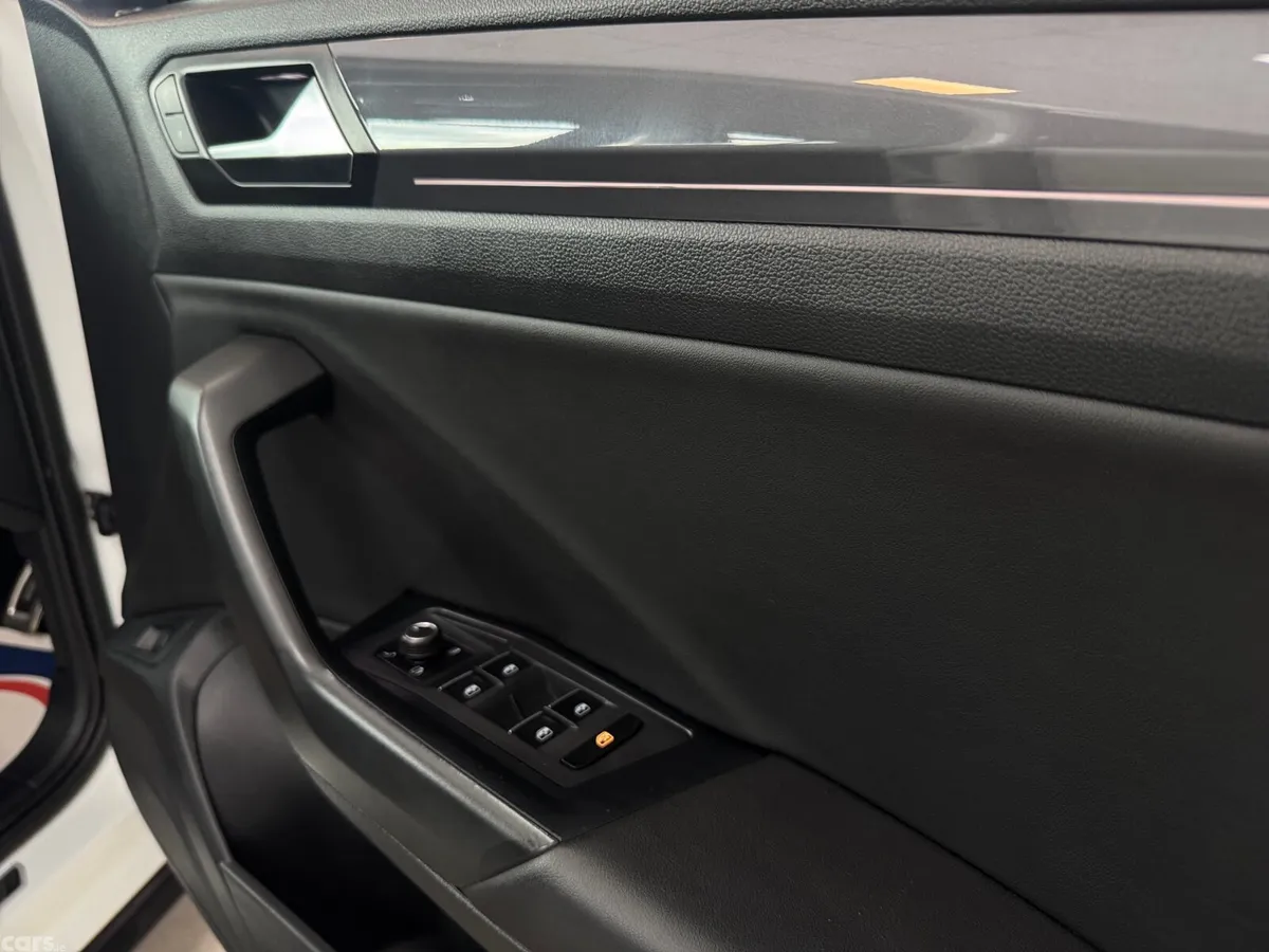 Volkswagen T-Roc SUV, Diesel, 2021, White