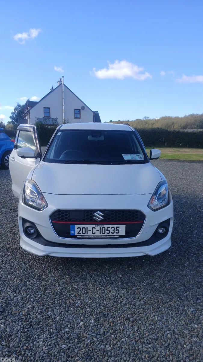 Suzuki Swift Hatchback, Petrol, 2020, White