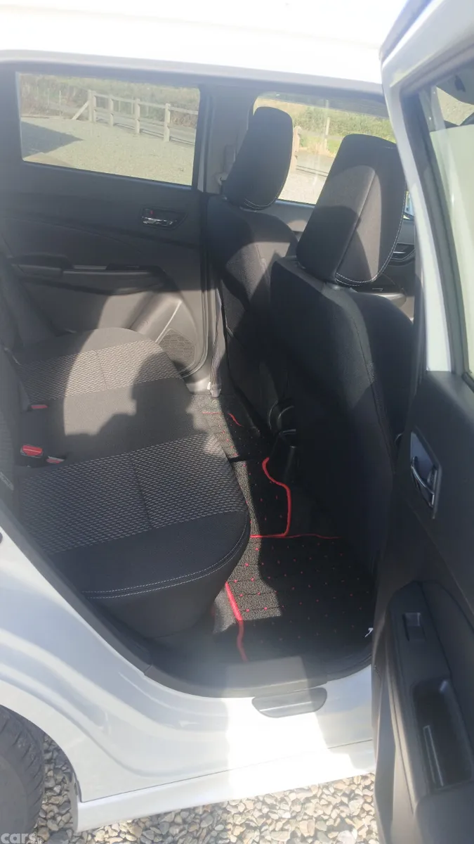 Suzuki Swift Hatchback, Petrol, 2020, White