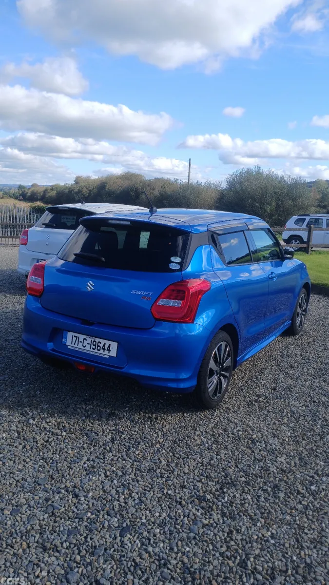 Suzuki Swift Hatchback, Petrol, 2017, Blue