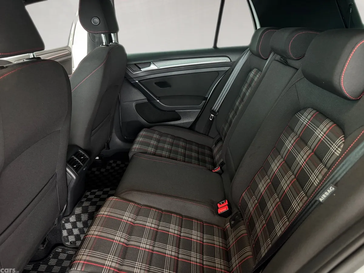 Volkswagen Golf Hatchback, Petrol, 2018, White