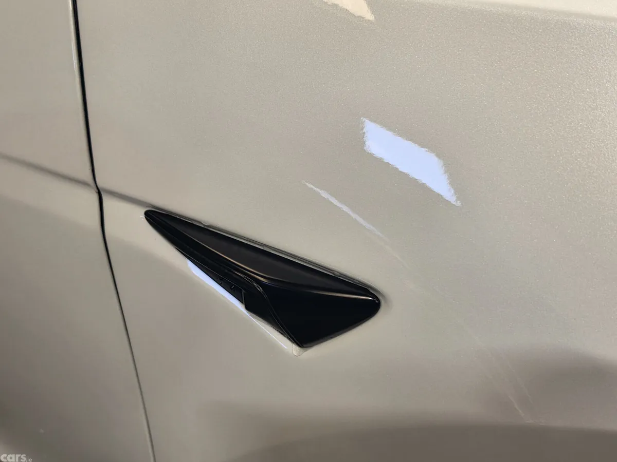 Tesla Model Y MPV, Electric, 2023, White