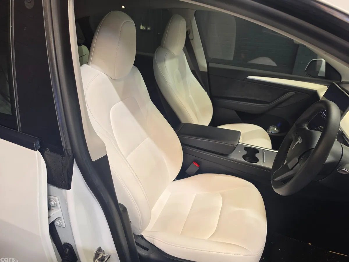 Tesla Model Y MPV, Electric, 2023, White