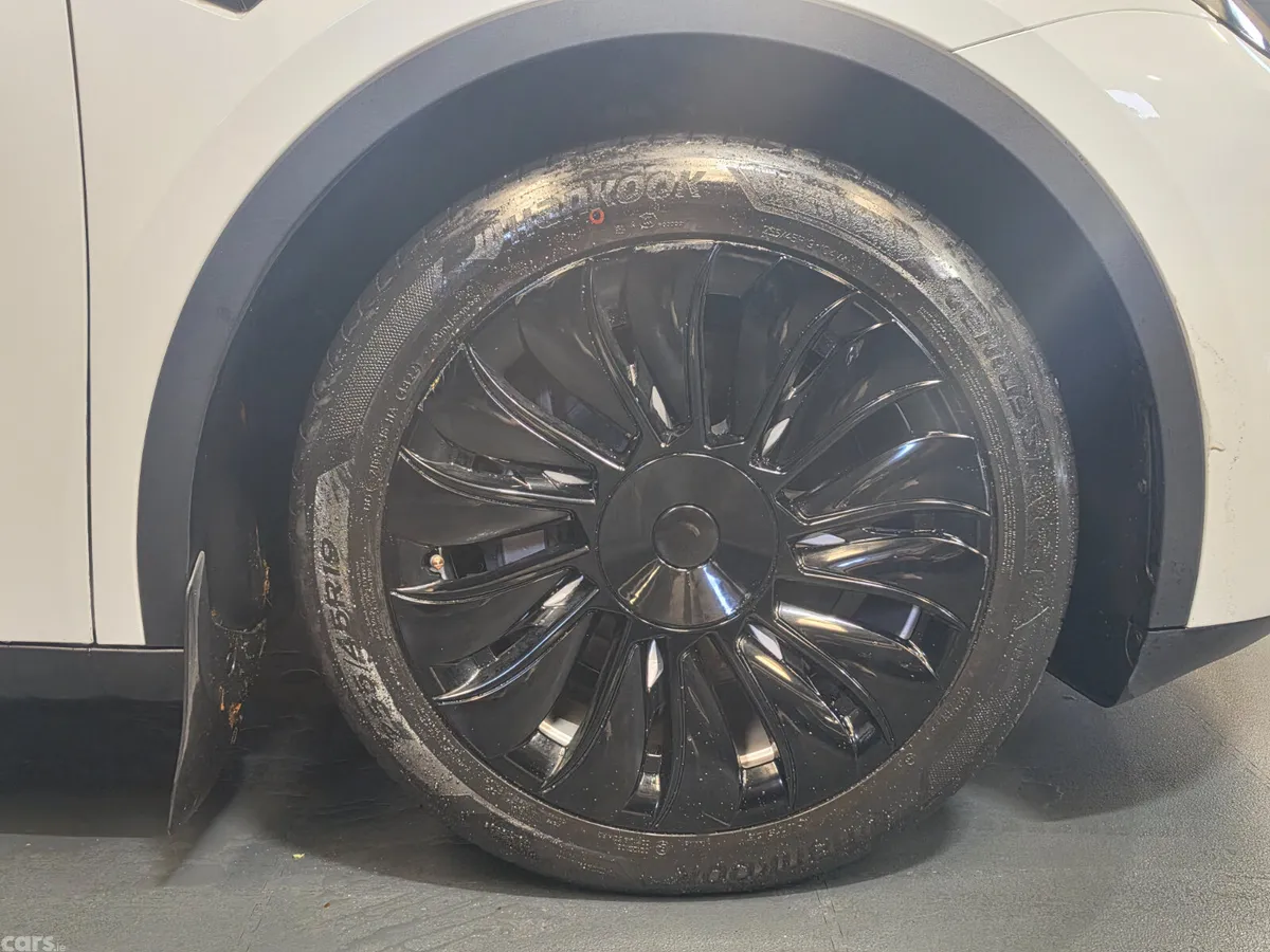 Tesla Model Y MPV, Electric, 2023, White