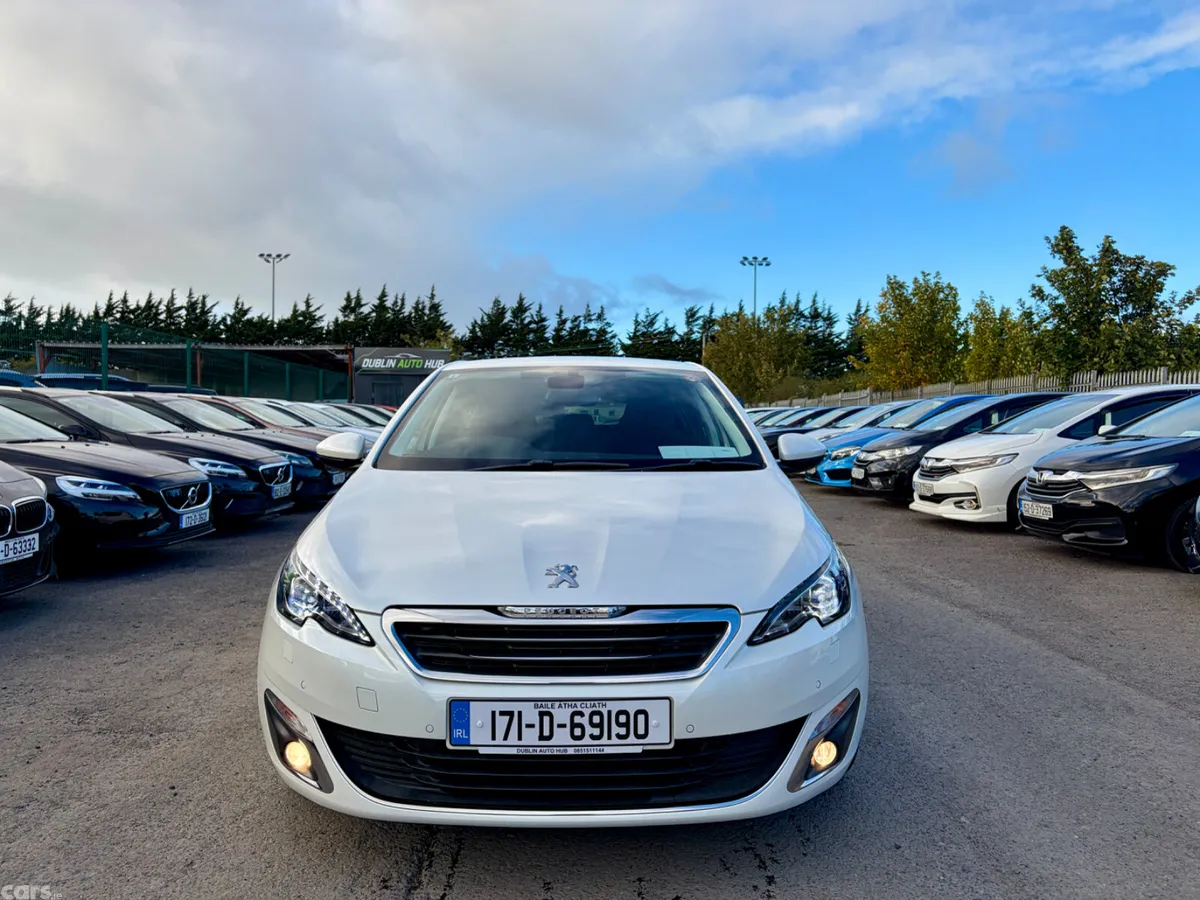 Peugeot 308 Hatchback, Petrol, 2017, White