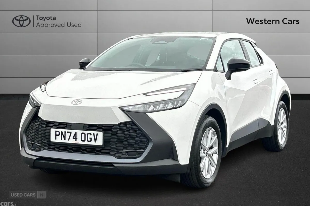 Toyota C-HR SUV, Petrol Hybrid, 2024, White