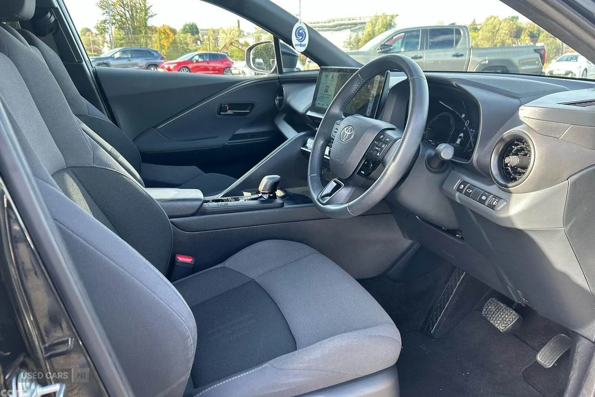 Toyota C-HR SUV, Petrol Hybrid, 2023, Black