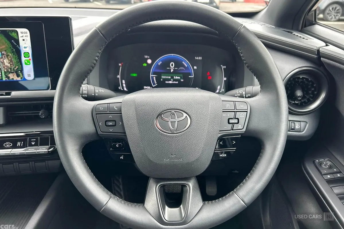 Toyota C-HR SUV, Petrol Hybrid, 2024, White
