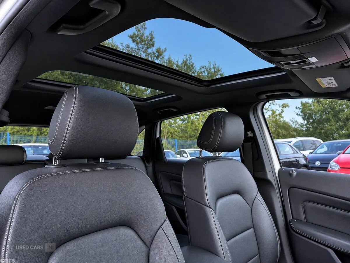 Mercedes-Benz B-Class , Petrol, 2014, White