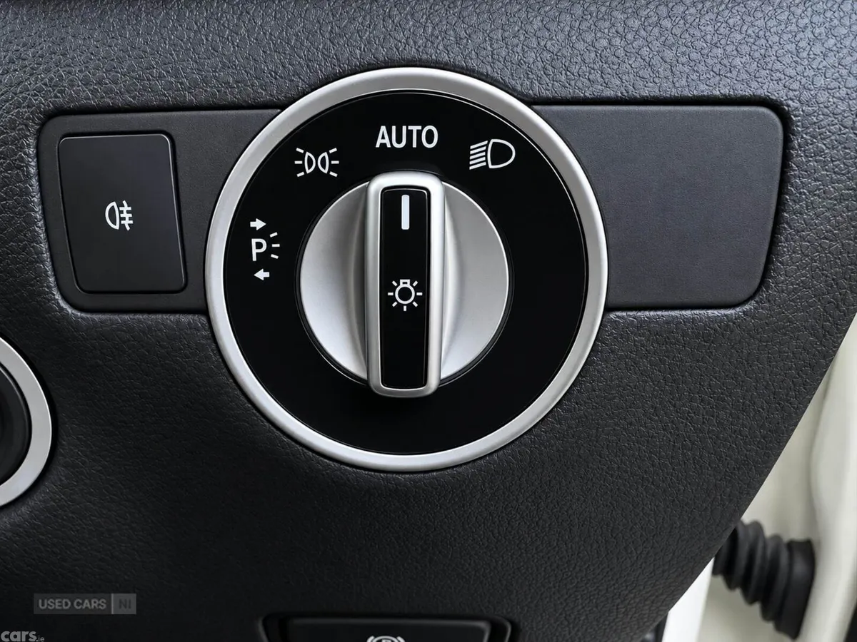Mercedes-Benz B-Class , Petrol, 2014, White