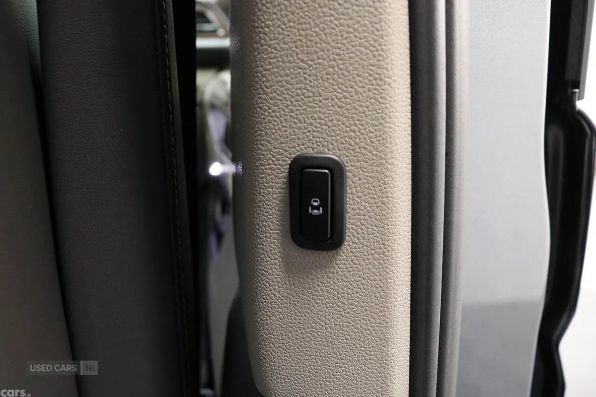 Volkswagen Multivan MPV, Petrol Hybrid, 2025, Grey