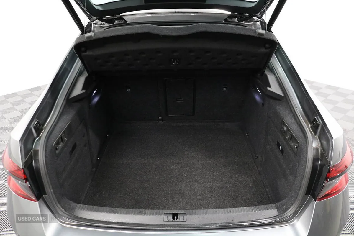 Skoda Superb Hatchback, Diesel, 2024, Grey