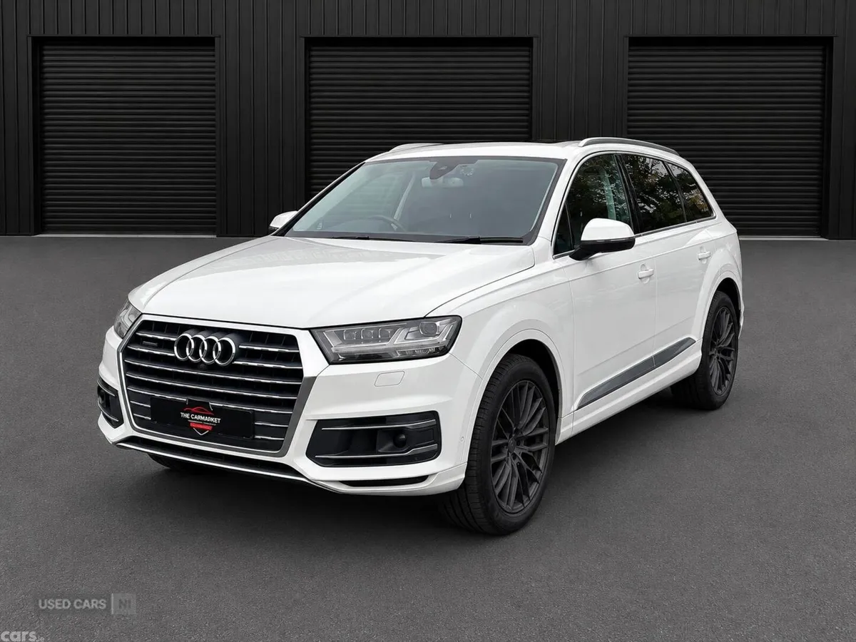 Audi Q7 , Petrol, 2016, White