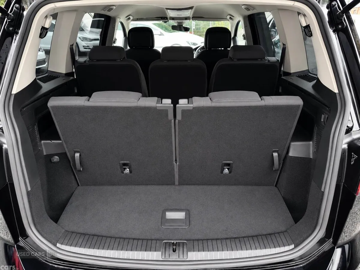 Volkswagen Touran , Petrol, 2016, Black