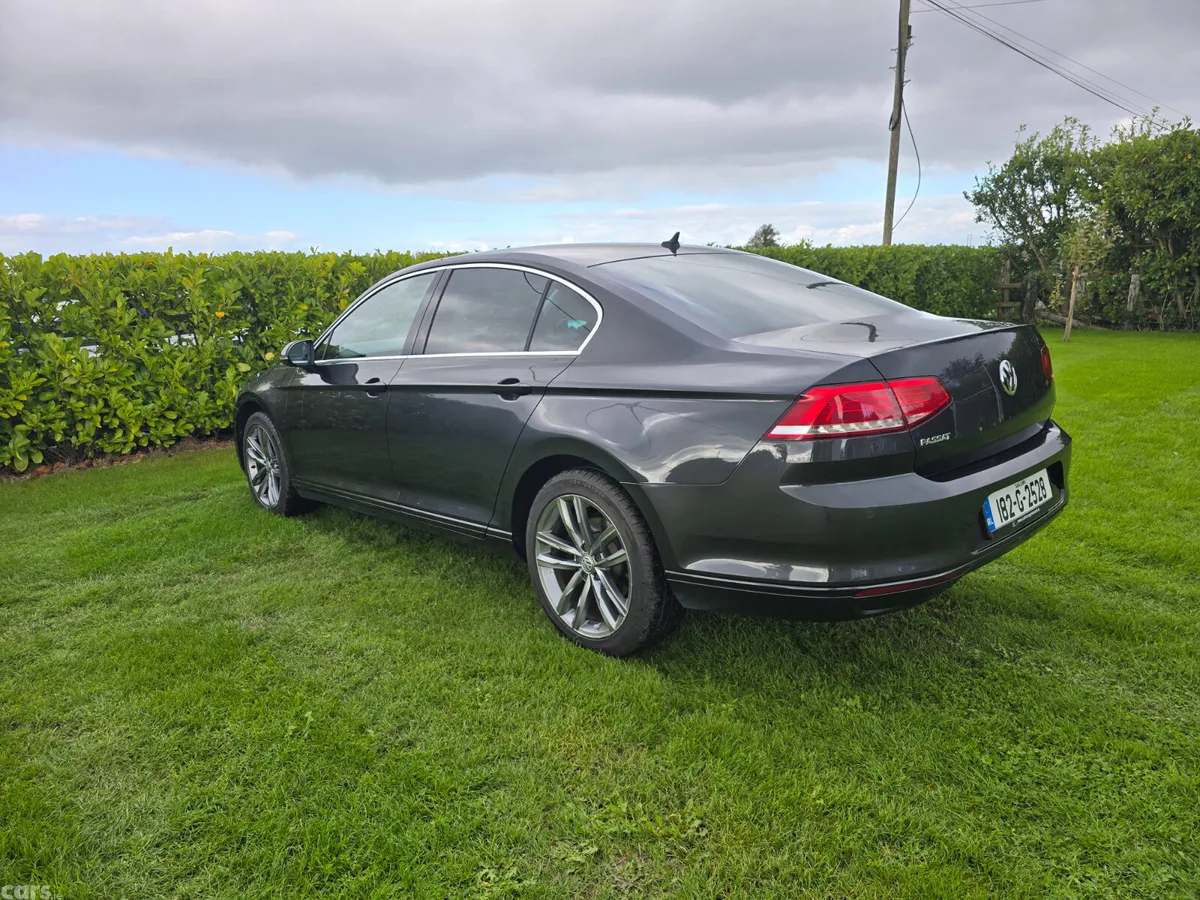 Volkswagen Passat Saloon, Diesel, 2018, Grey