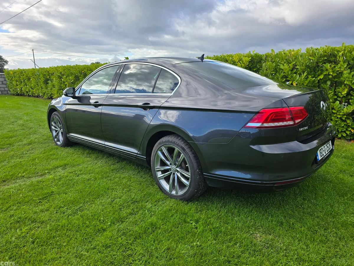 Volkswagen Passat Saloon, Diesel, 2018, Grey