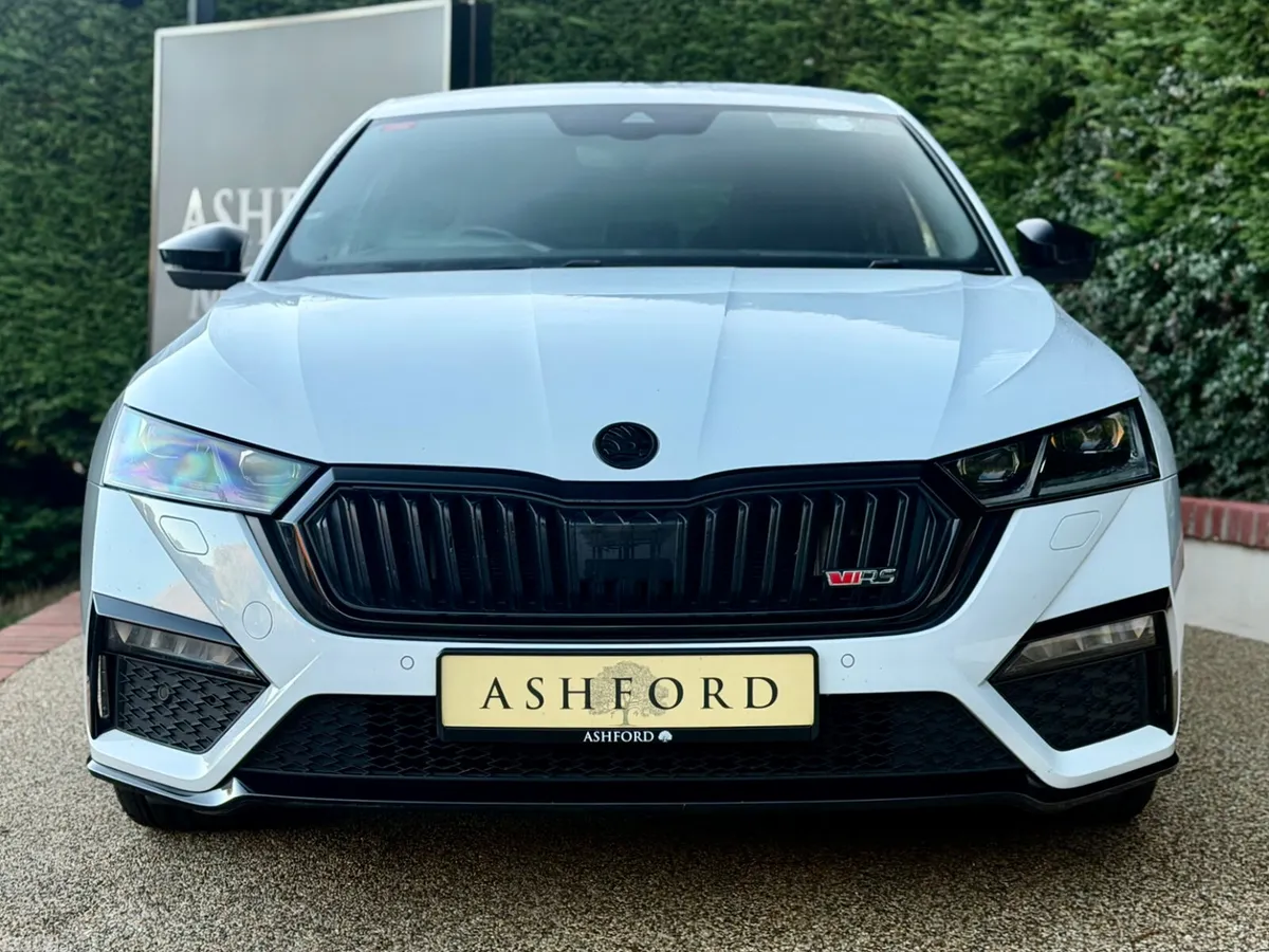 Skoda Octavia Saloon, Diesel, 2024, White