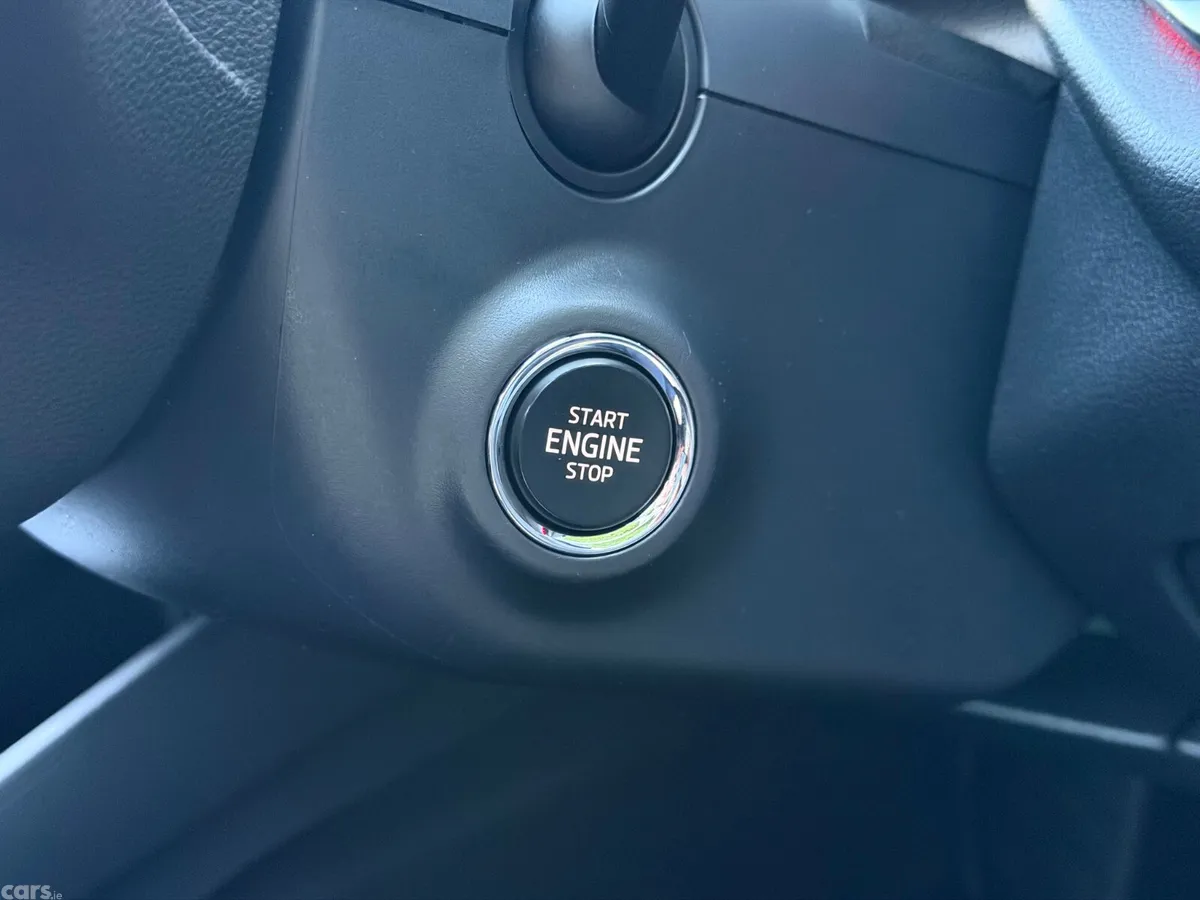 Skoda Octavia Saloon, Diesel, 2024, White