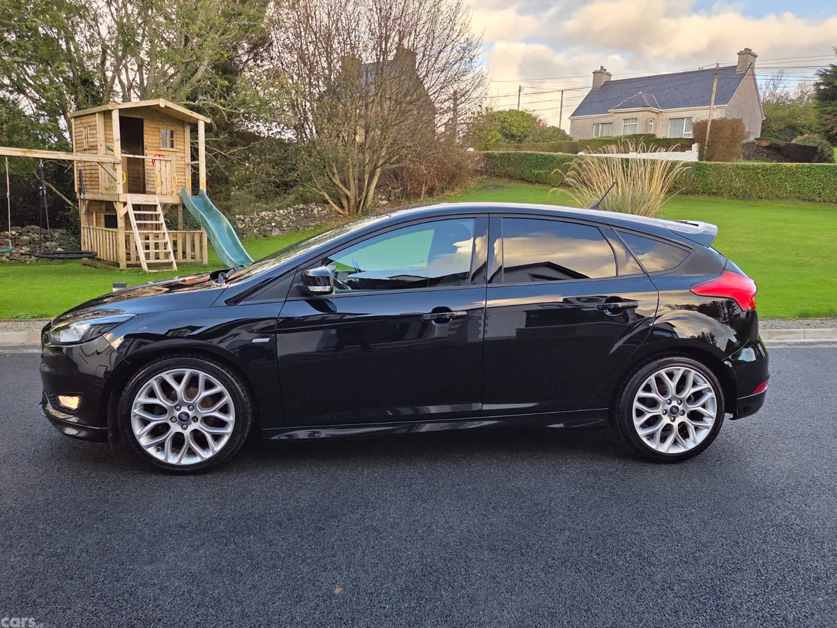 Ford Focus Hatchback, Diesel, 2018, Grey