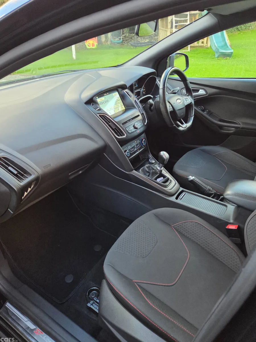 Ford Focus Hatchback, Diesel, 2018, Grey