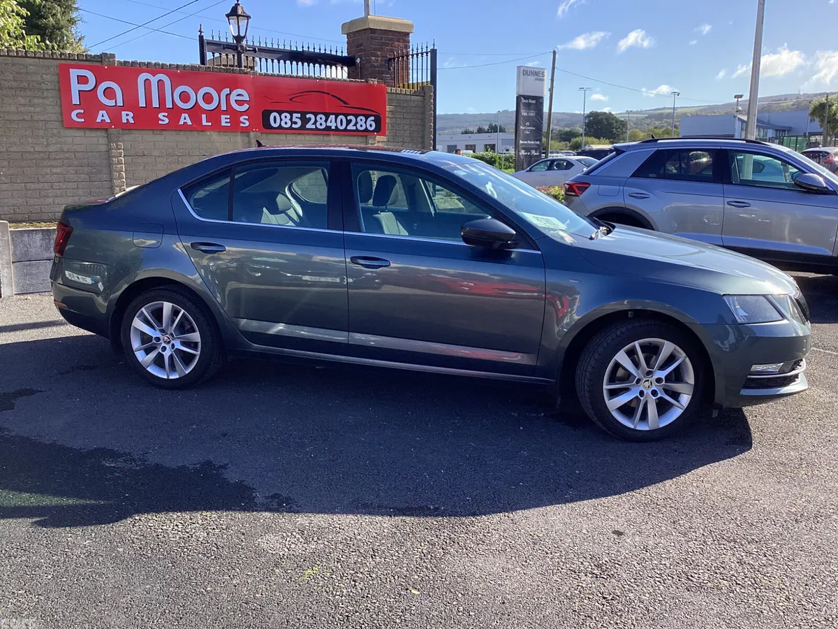 Skoda Octavia Saloon, Petrol, 2018, Grey