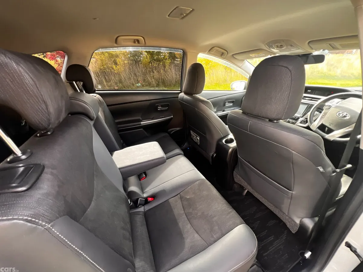 Toyota Prius MPV, Petrol Hybrid, 2015, White