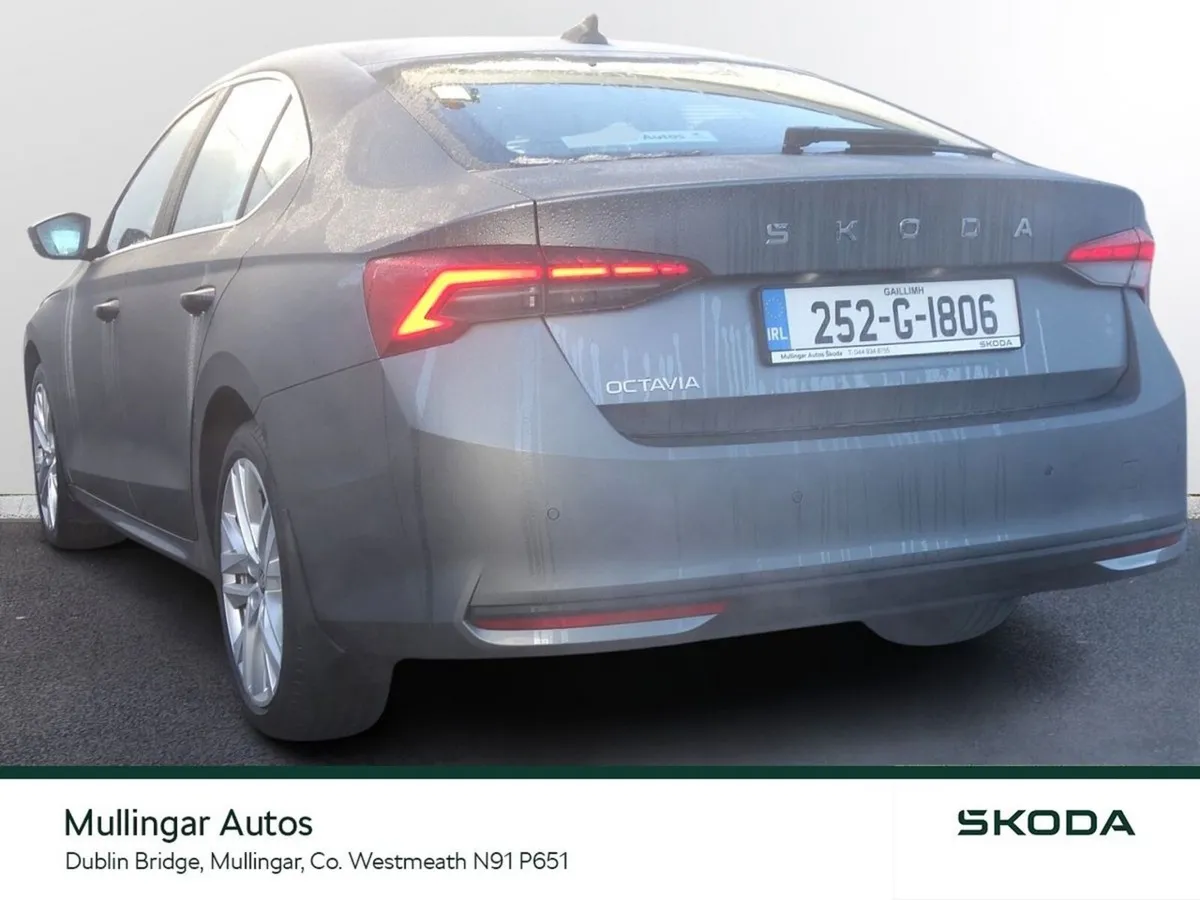 Skoda Octavia Saloon, Diesel, 2025, Grey
