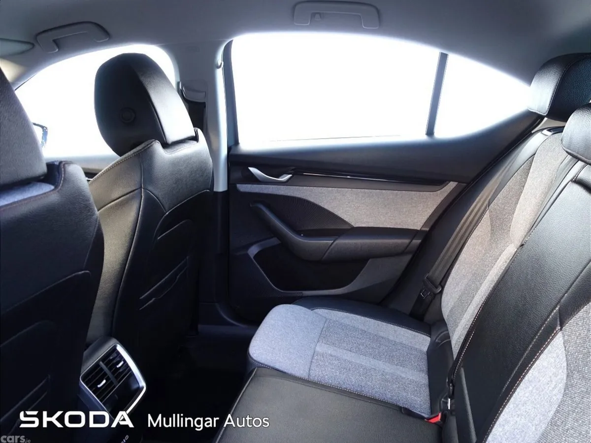 Skoda Octavia Saloon, Diesel, 2025, Grey
